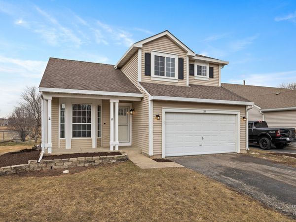 305 Harvest Gate Road, Lake In The Hills, IL 60156