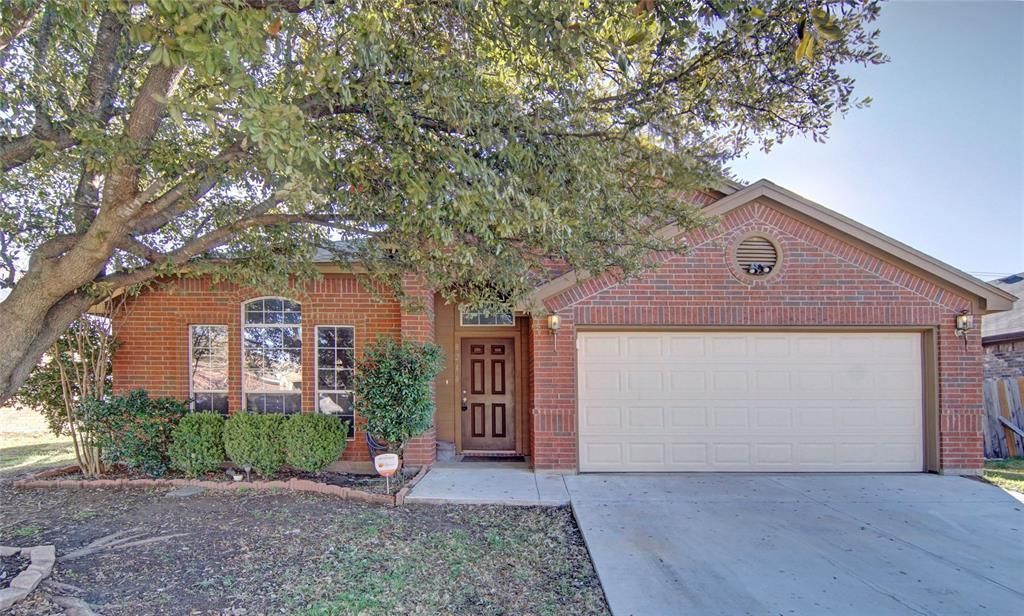 8216 Deer Bluff Lane, Fort Worth, TX 76179 Main Photo