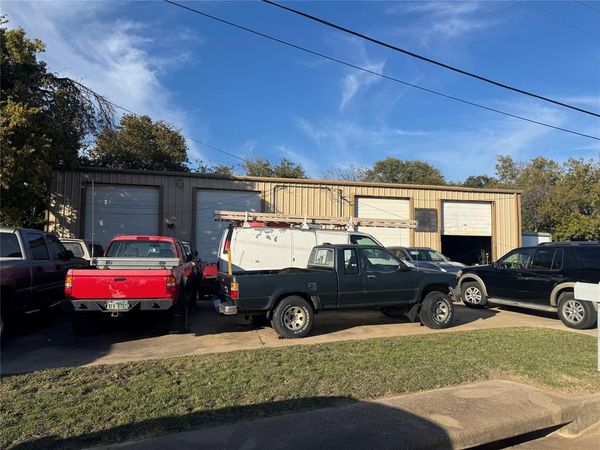 305 N Grants Lane , White Settlement, TX 76108