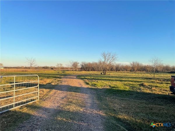 000 Fordyce Road , Victoria, TX 77905