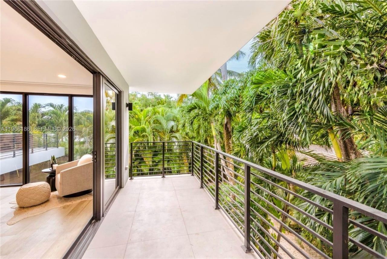 2550 Overbrook St, Miami, FL 33133 Photo