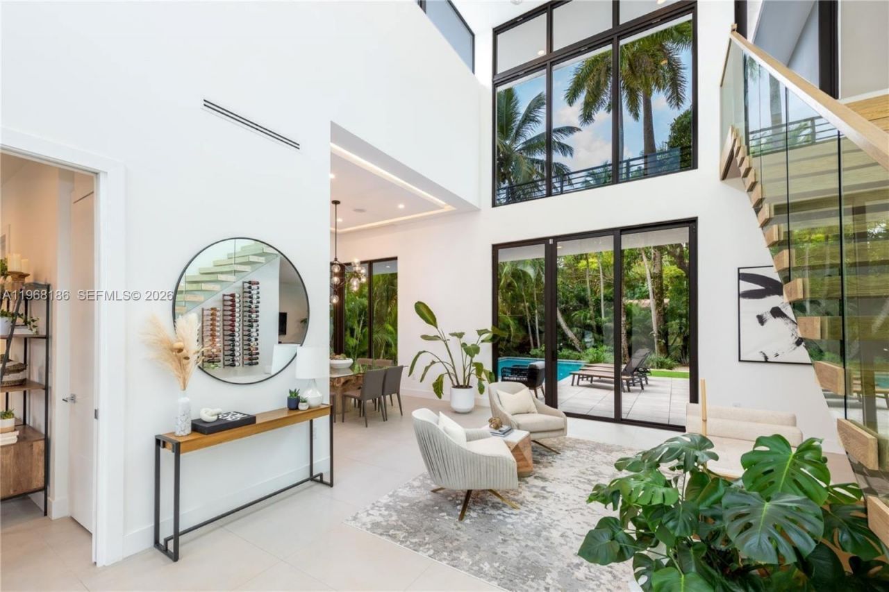 2550 Overbrook St, Miami, FL 33133 Photo