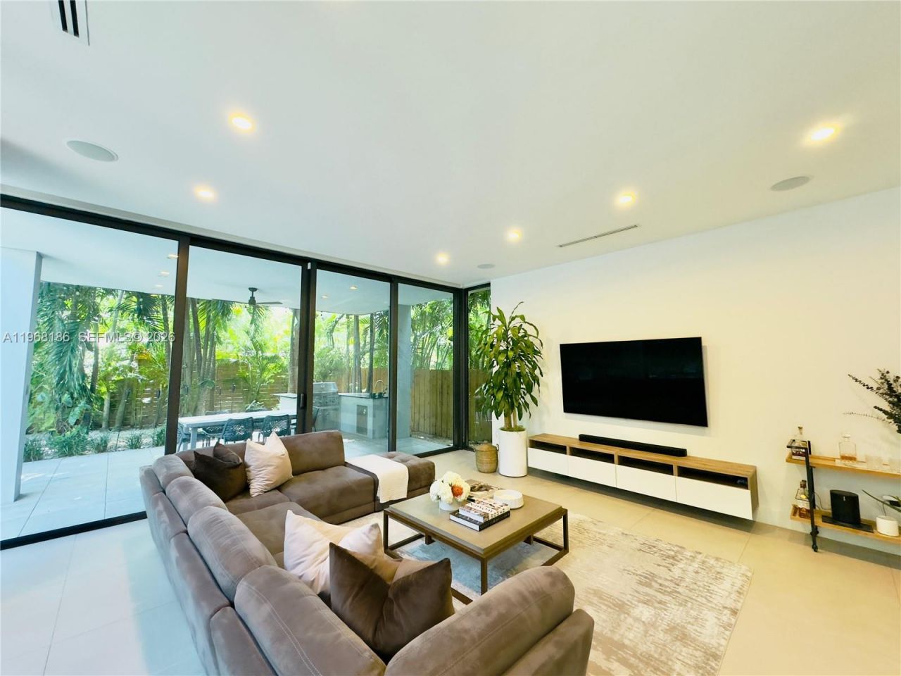 2550 Overbrook St, Miami, FL 33133 Photo