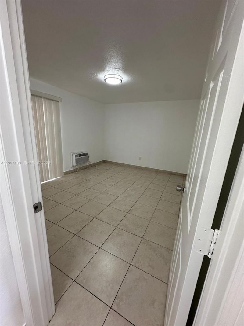 16120 NE 19th Pl , Unit 3, North Miami Beach, FL 33162 Photo