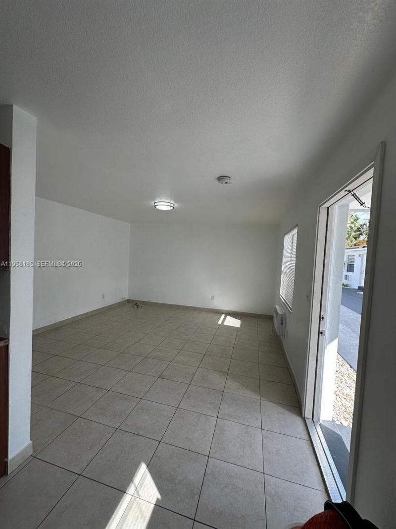 16120 NE 19th Pl , Unit 3, North Miami Beach, FL 33162 Photo