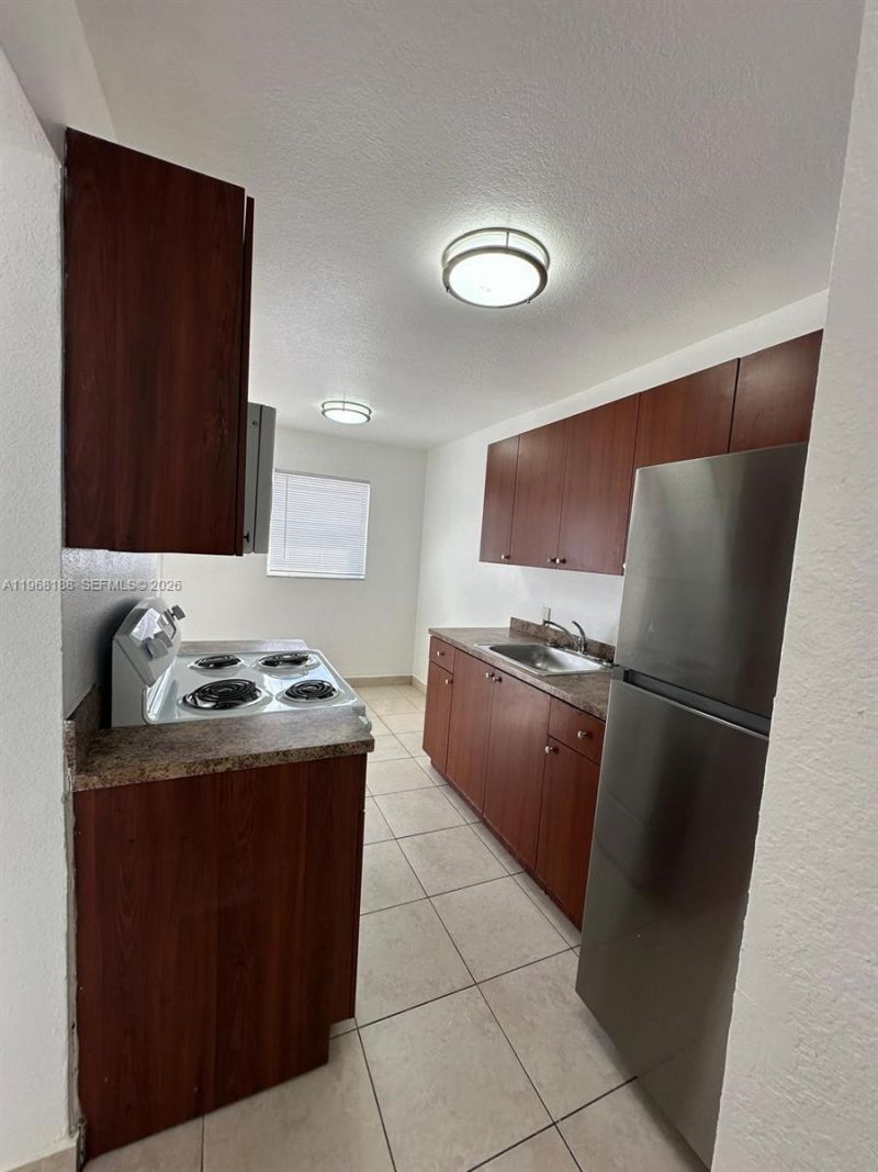 16120 NE 19th Pl , Unit 3, North Miami Beach, FL 33162 Photo