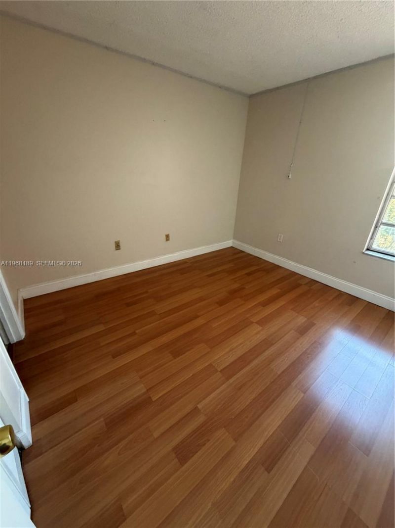 4801 NW 7th St, Unit 607-16, Miami, FL 33126 Photo