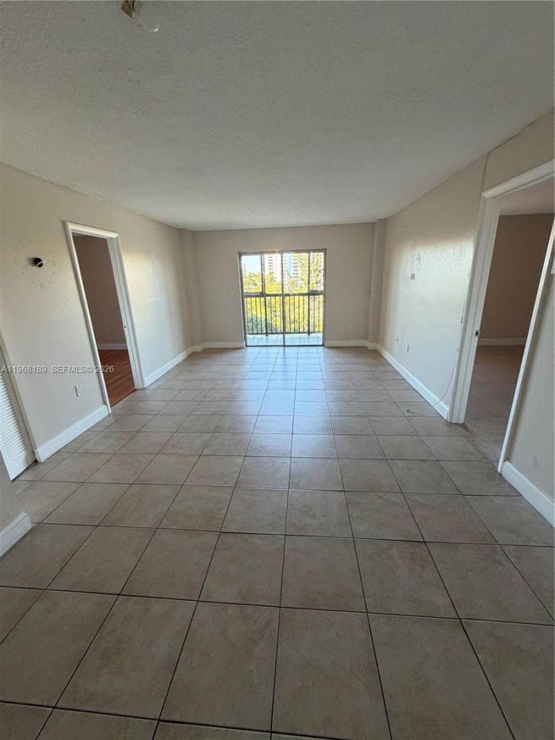 4801 NW 7th St, Unit 607-16, Miami, FL 33126 Photo