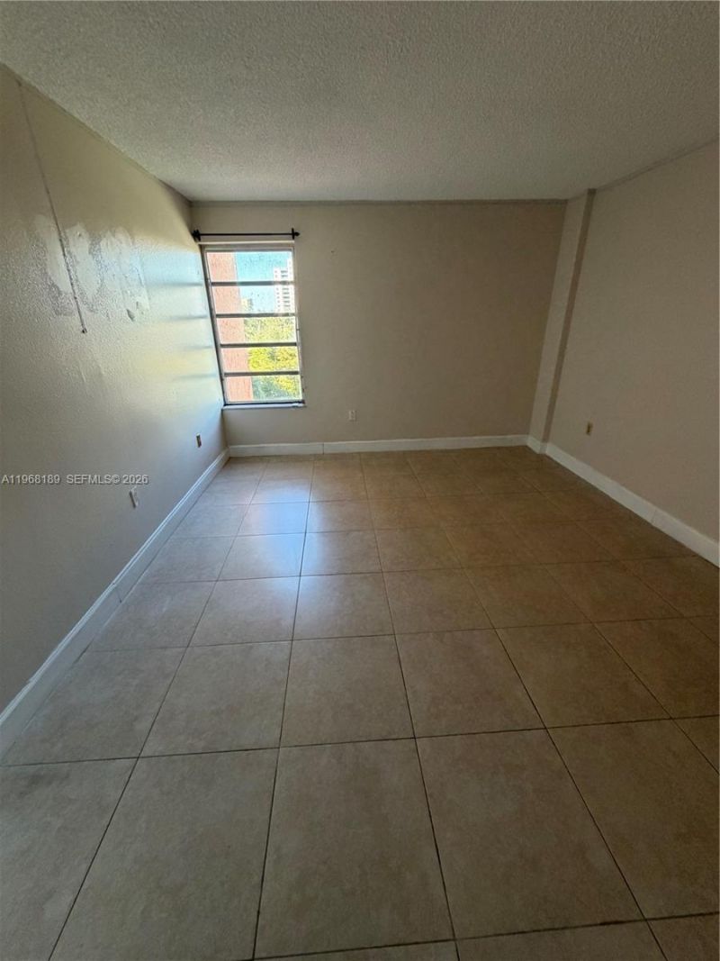 4801 NW 7th St, Unit 607-16, Miami, FL 33126 Photo