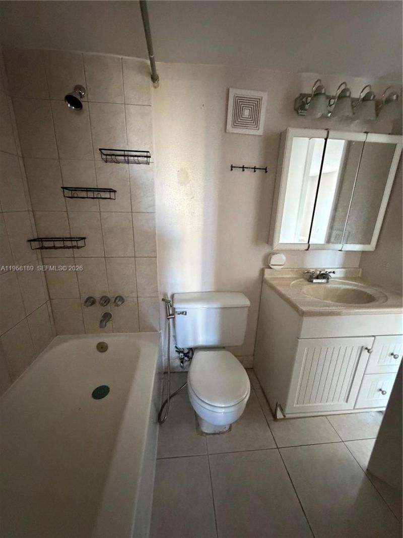 4801 NW 7th St, Unit 607-16, Miami, FL 33126 Photo