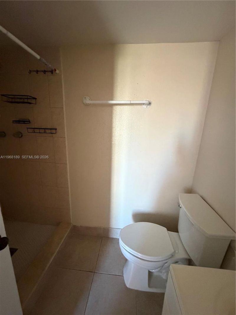 4801 NW 7th St, Unit 607-16, Miami, FL 33126 Photo