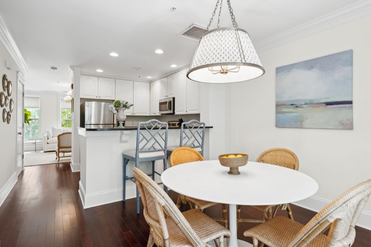 728 S Shelmore Boulevard Photo 13