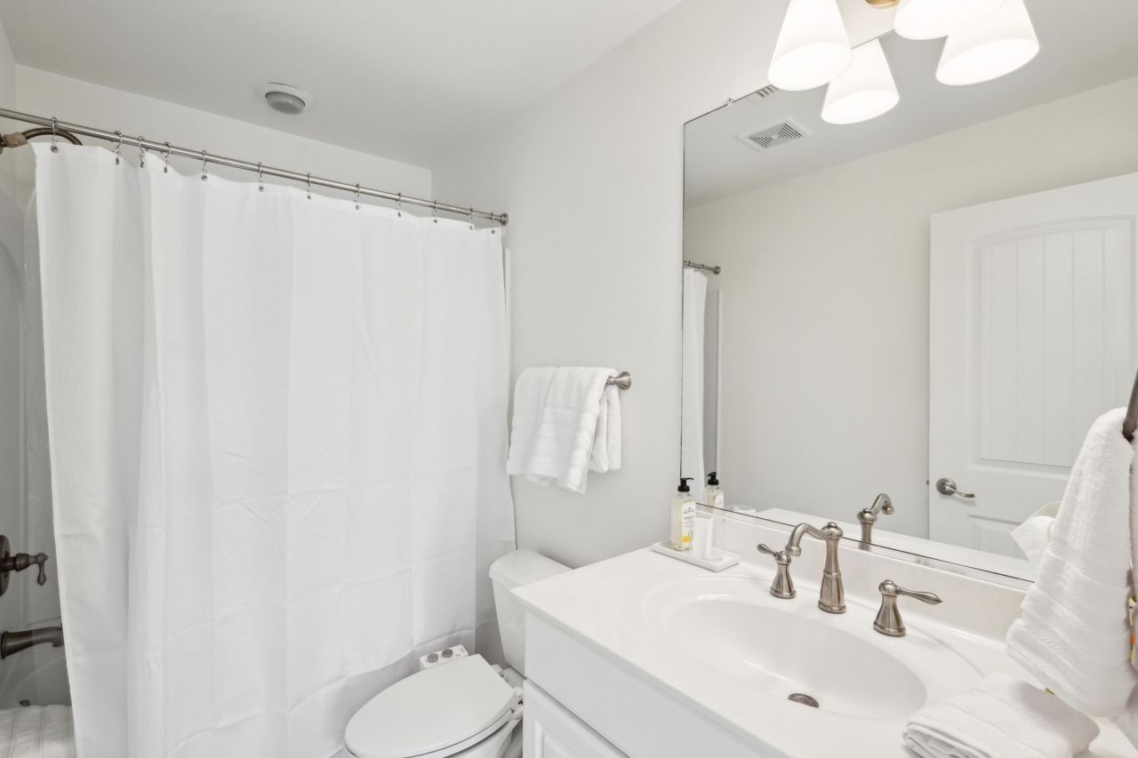 728 S Shelmore Boulevard Photo 20