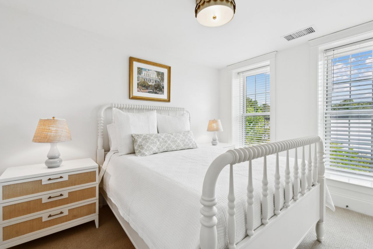 728 S Shelmore Boulevard Photo 21