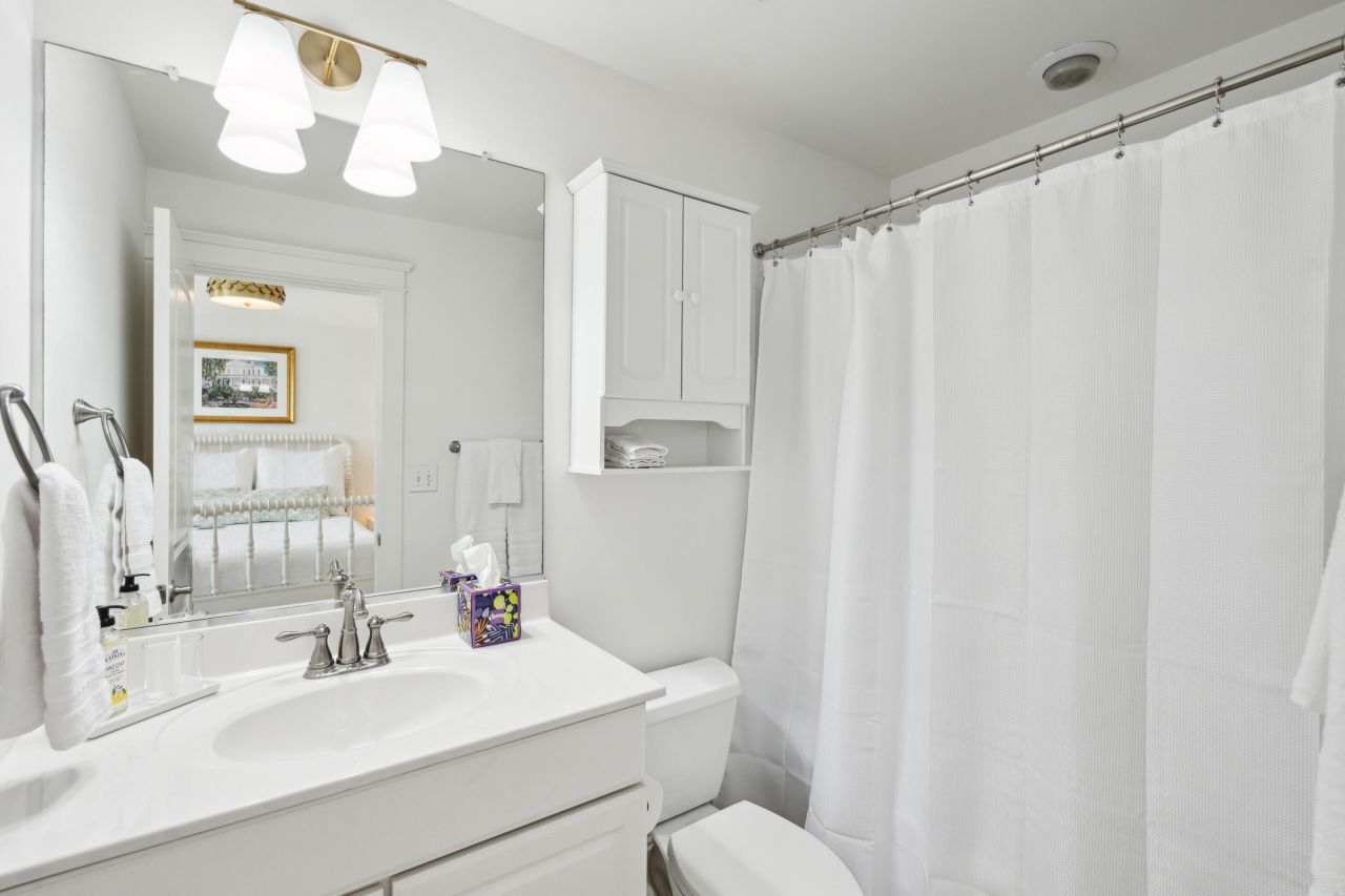 728 S Shelmore Boulevard Photo 22