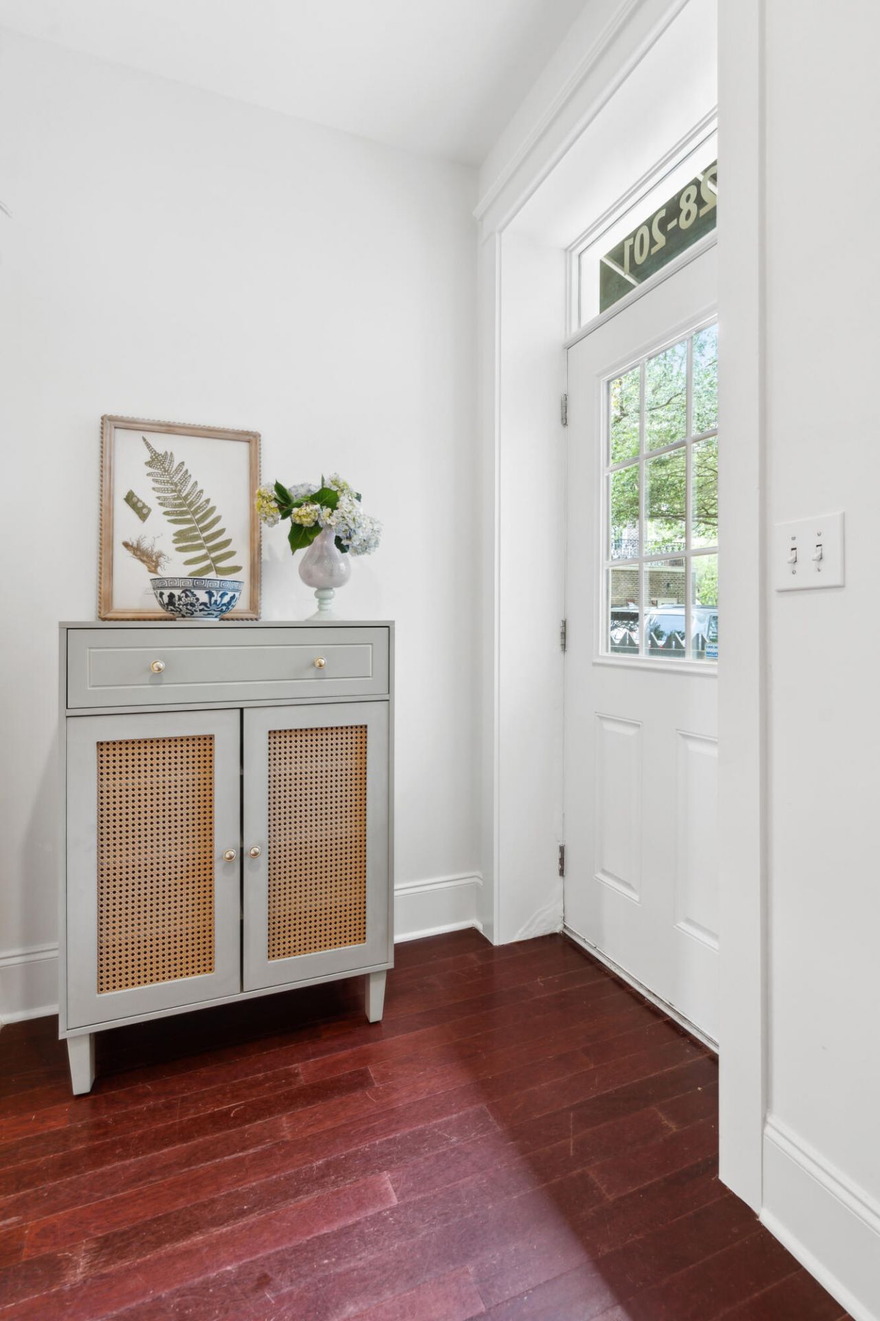 728 S Shelmore Boulevard Photo 8