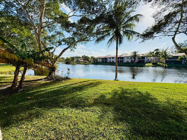 9261 Vista Del Lago, Boca Raton, FL 33428