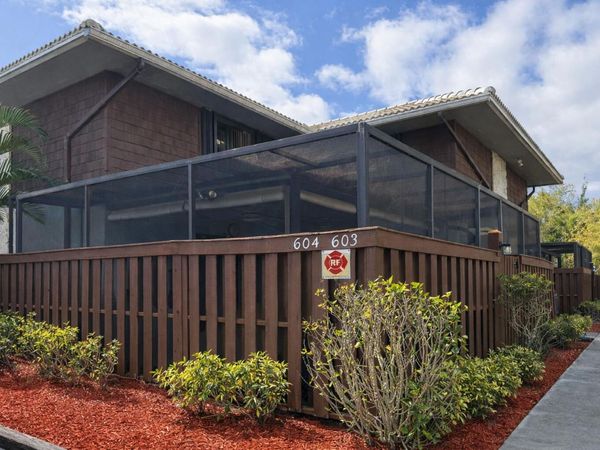 604 SE Castle Court, Unit D, Port Saint Lucie, FL 34952