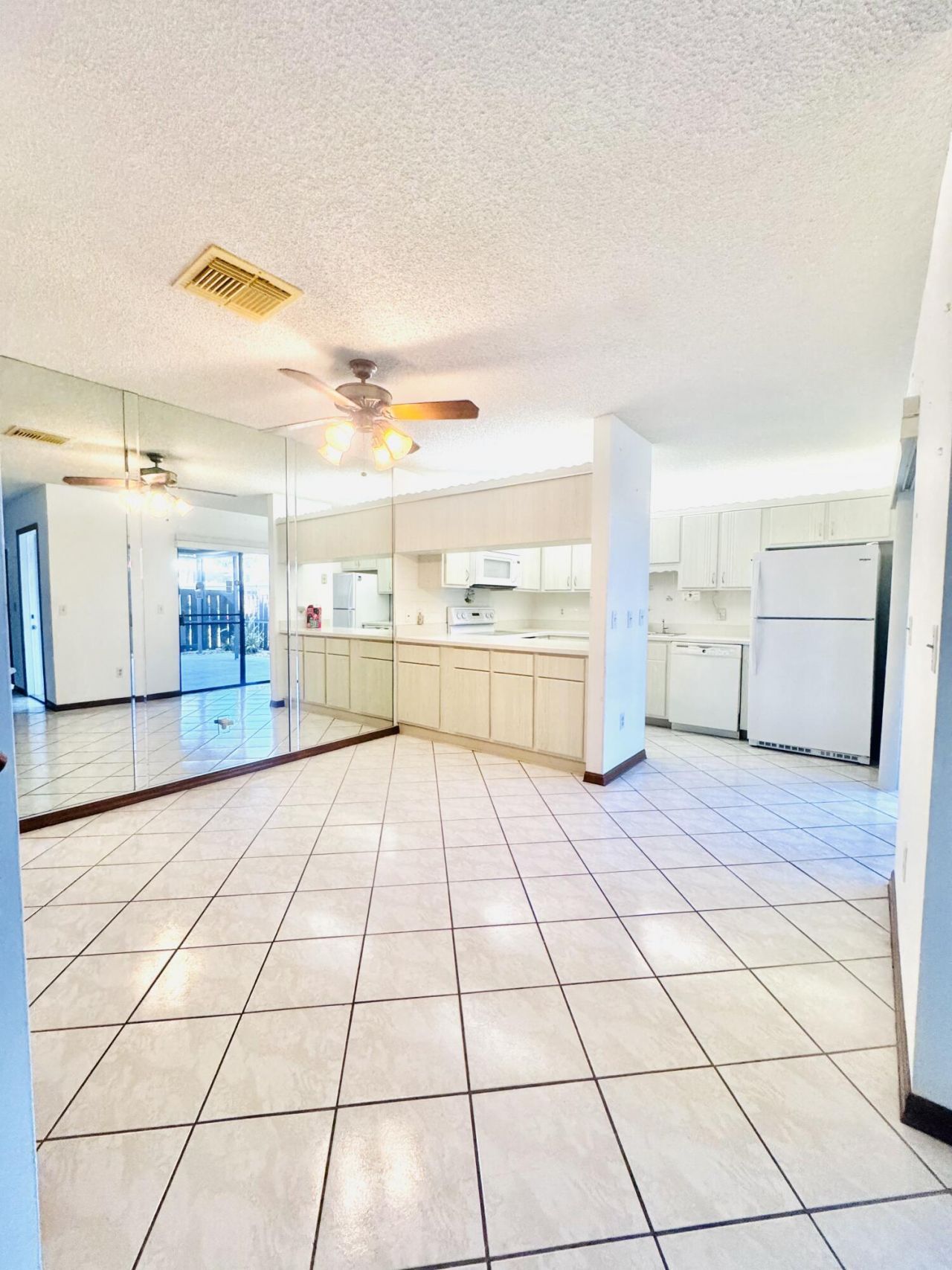 604 SE Castle Court, Unit D, Port Saint Lucie, FL 34952 Photo
