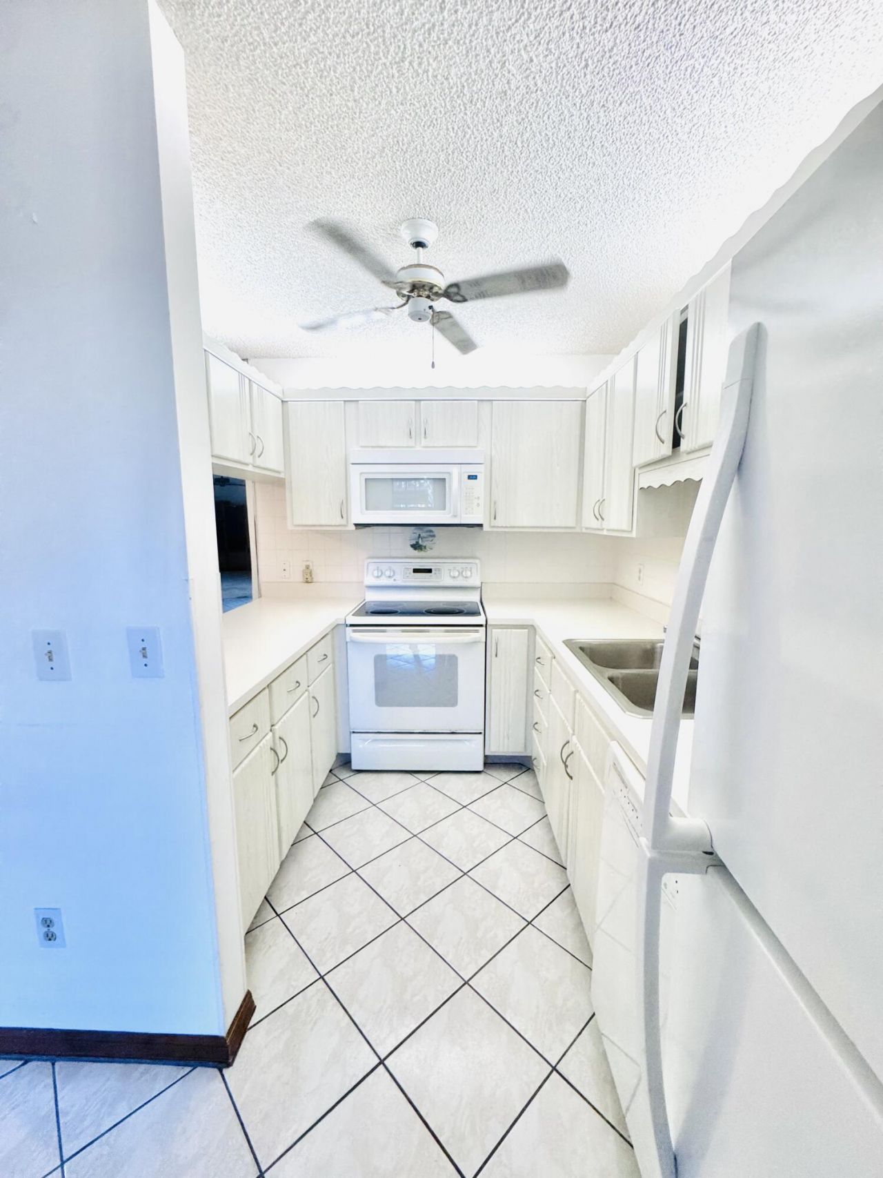 604 SE Castle Court, Unit D, Port Saint Lucie, FL 34952 Photo