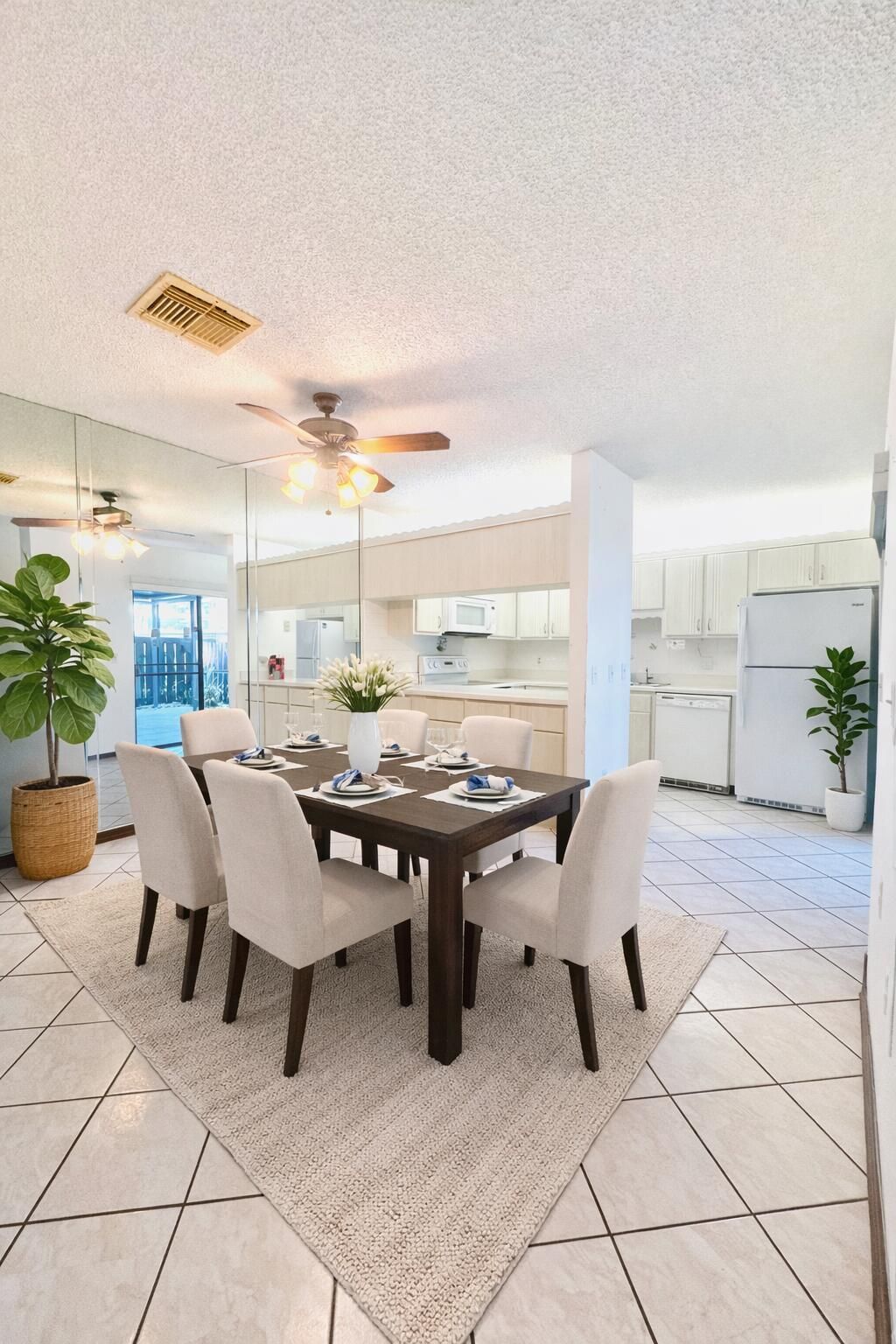 604 SE Castle Court, Unit D, Port Saint Lucie, FL 34952 Photo