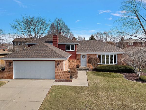 15223 Royal Foxhunt Road, Orland Park, IL 60462