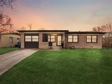 10811 Mandalay Drive, Dallas, TX 75228