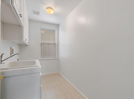 3361 Swallows Nest Ln, Sacramento, CA 95833 Photo