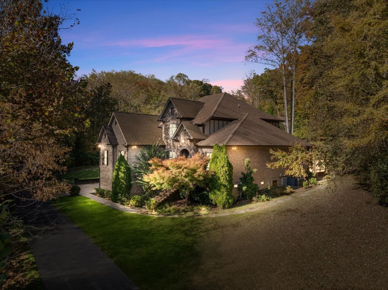 7244 Natchez Pointe Dr, Nashville, TN 37221 Main Photo