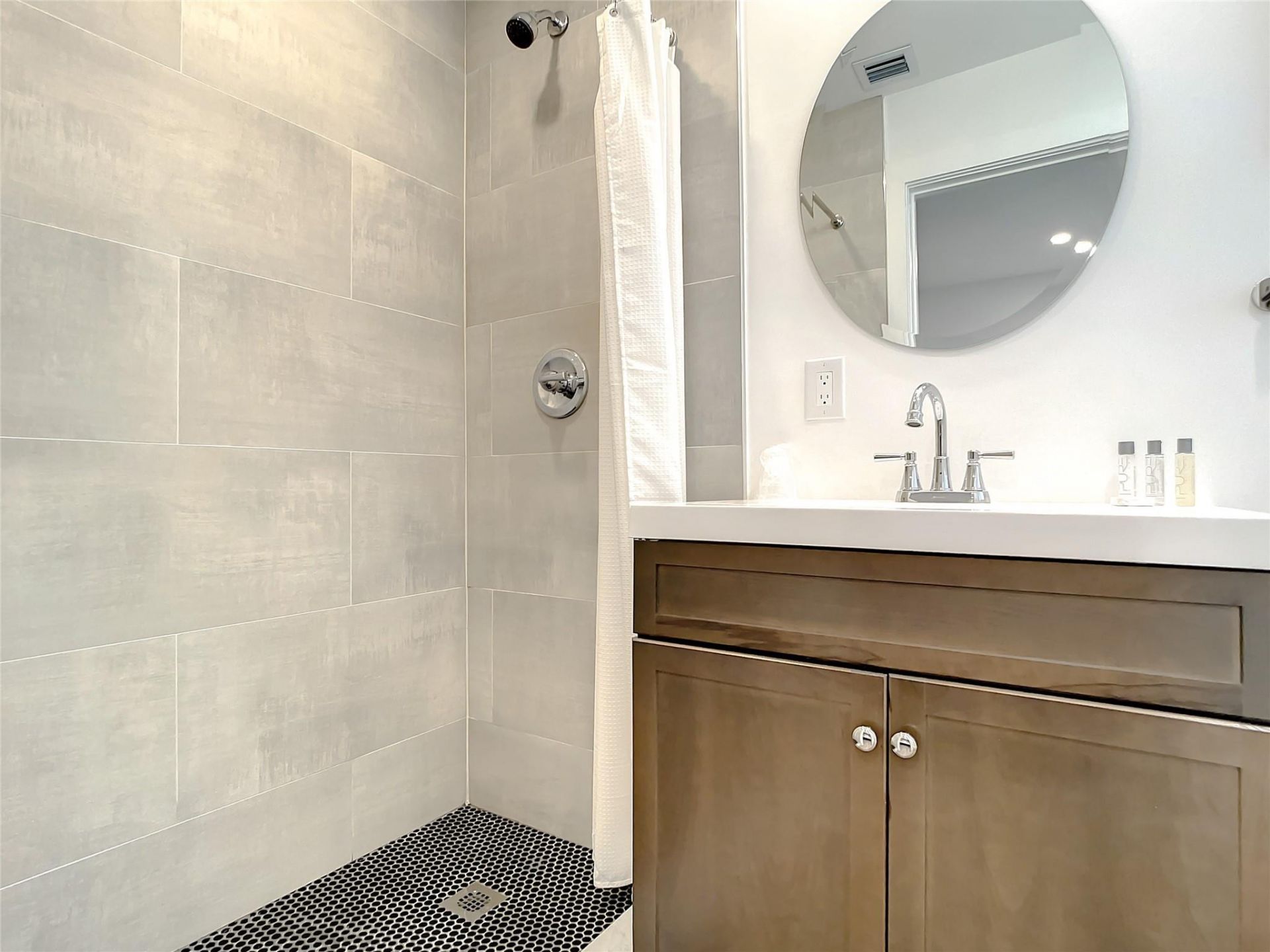 2100 NE 45th Street, Unit 1, Fort Lauderdale, FL 33308 Photo