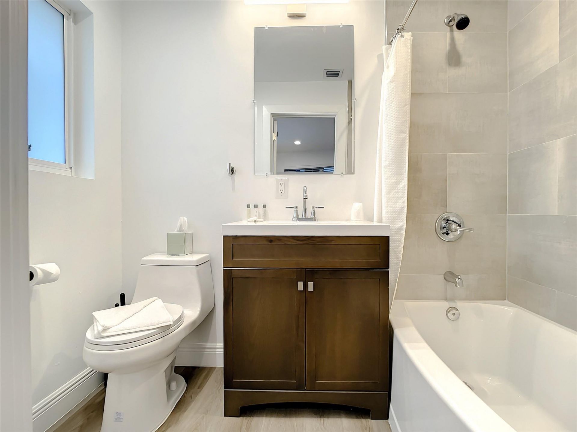 2100 NE 45th Street, Unit 1, Fort Lauderdale, FL 33308 Photo