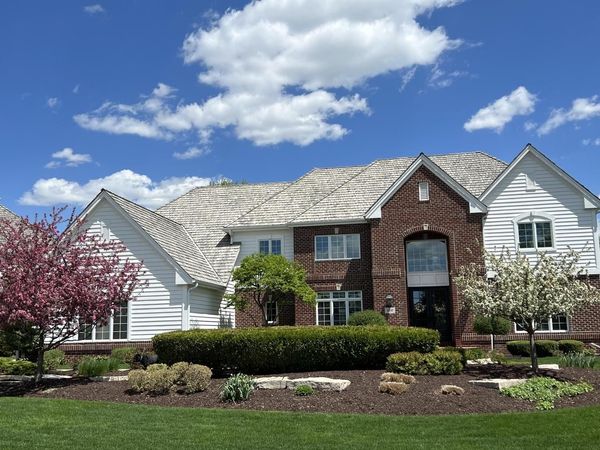 1810 E Bristlecone DRIVE, Hartland, WI 53029