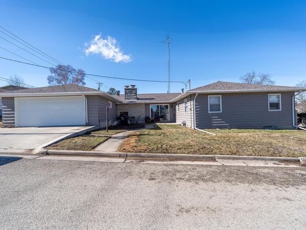330 E Edgewater Street, Cambria, WI 53923