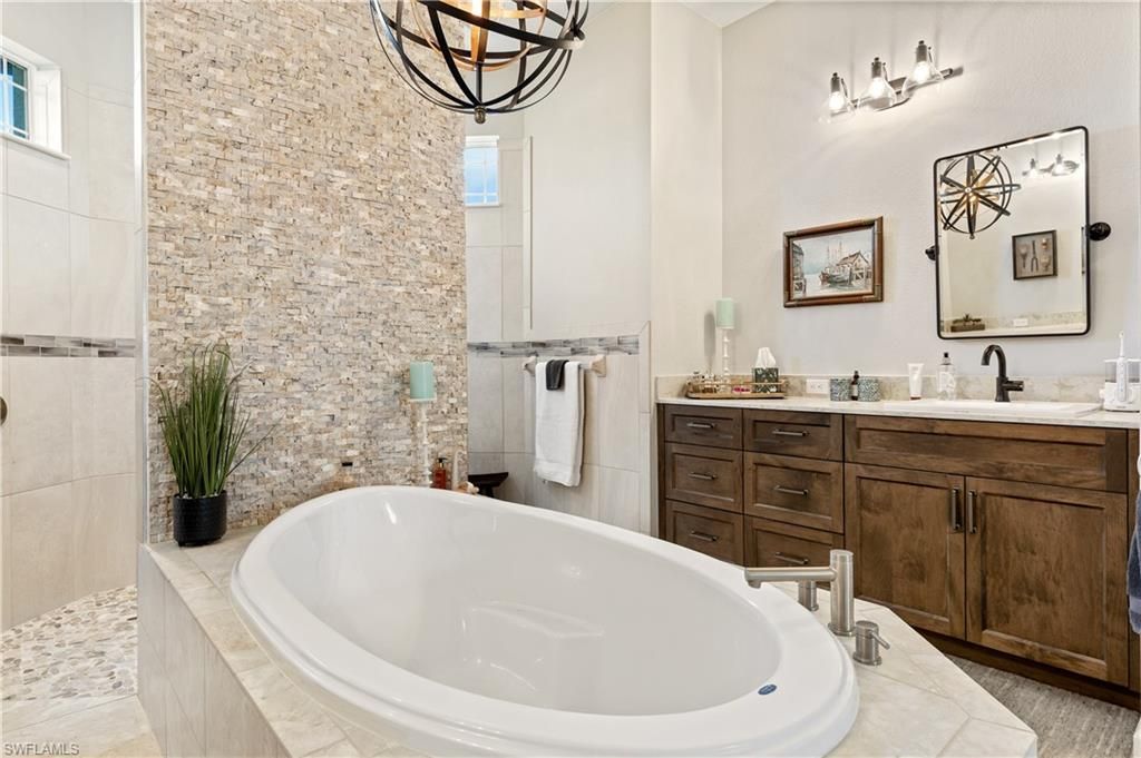 1914 SE 21st St, Cape Coral, FL 33990 Photo