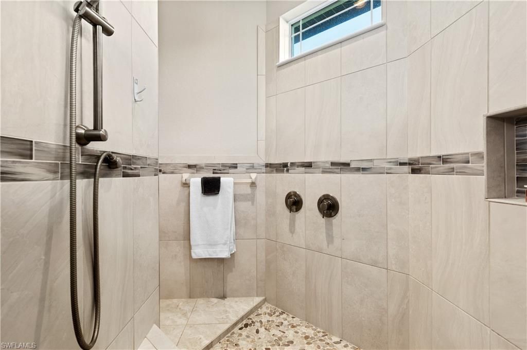 1914 SE 21st St, Cape Coral, FL 33990 Photo