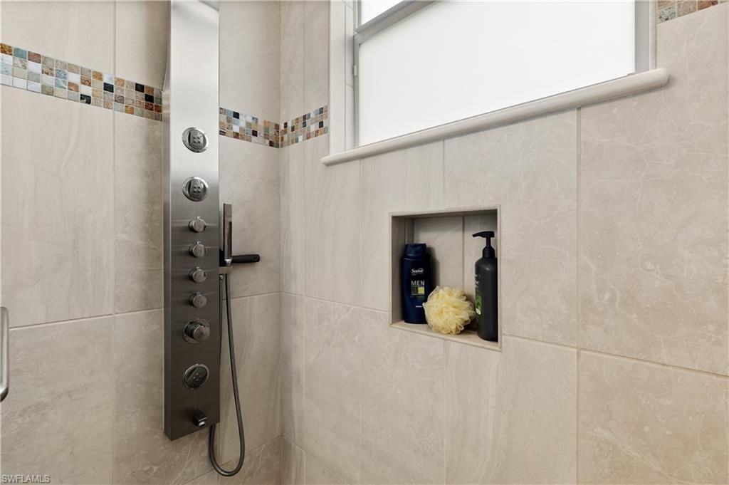 1914 SE 21st St, Cape Coral, FL 33990 Photo