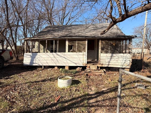 222 N 2nd Street , Sperry, OK 74073