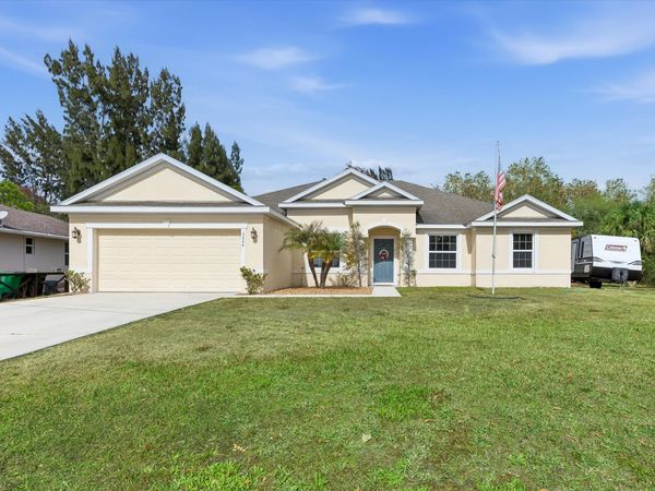 5244 NW E Piper Circle, Port St. Lucie, FL 34986