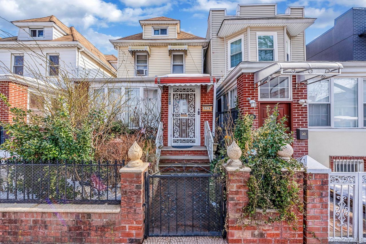 559 E 28th Street, Brooklyn, NY 11210 Main Photo