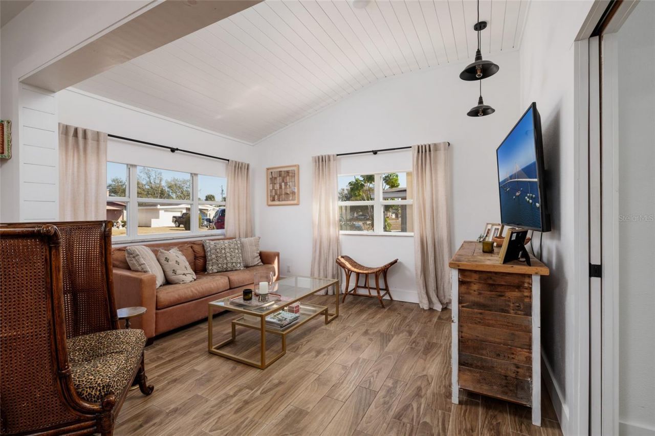 600 74th Avenue N, Saint Petersburg, FL 33702 Photo