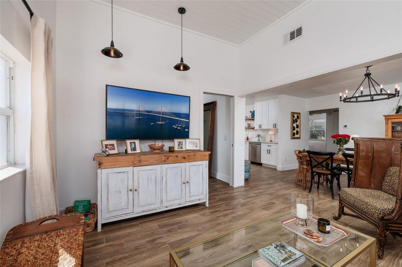 600 74th Avenue N, Saint Petersburg, FL 33702 Photo