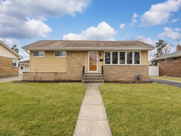 4904 W Hawthorne Avenue, Hillside, IL 60162