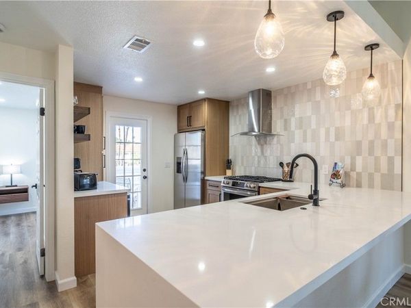 304 Desert Falls E, Palm Desert, CA 92211