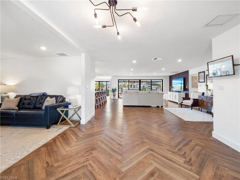 6610 Joanna Cir, Fort Myers, FL 33919 Photo