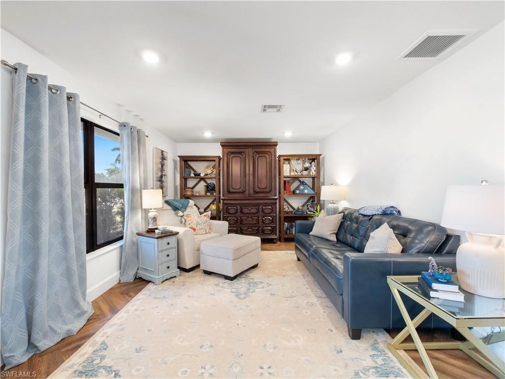 6610 Joanna Cir, Fort Myers, FL 33919 Photo