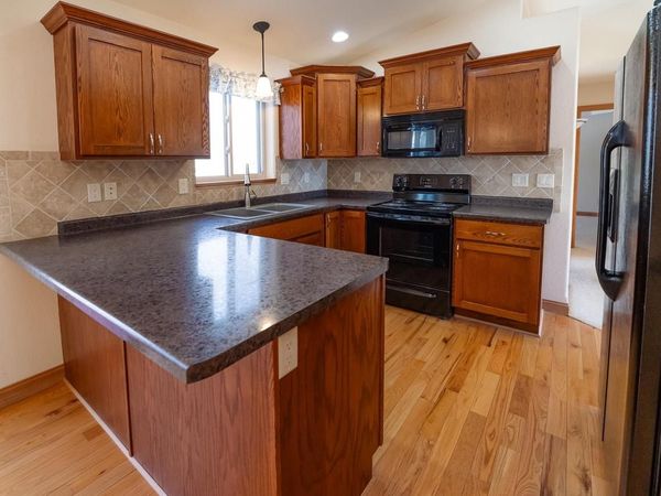 812 PINEDALE LANE, Kronenwetter, WI 54455