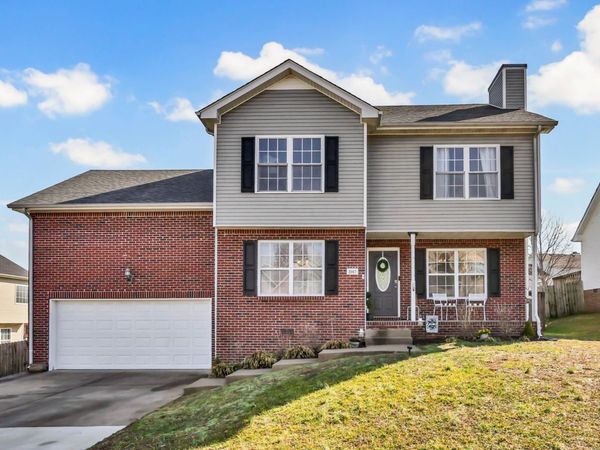 3167 Cross Ridge Dr, Clarksville, TN 37040