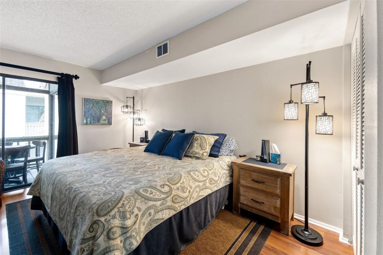 2224 Bahia Vista Street, Unit E6, Sarasota, FL 34239 Photo