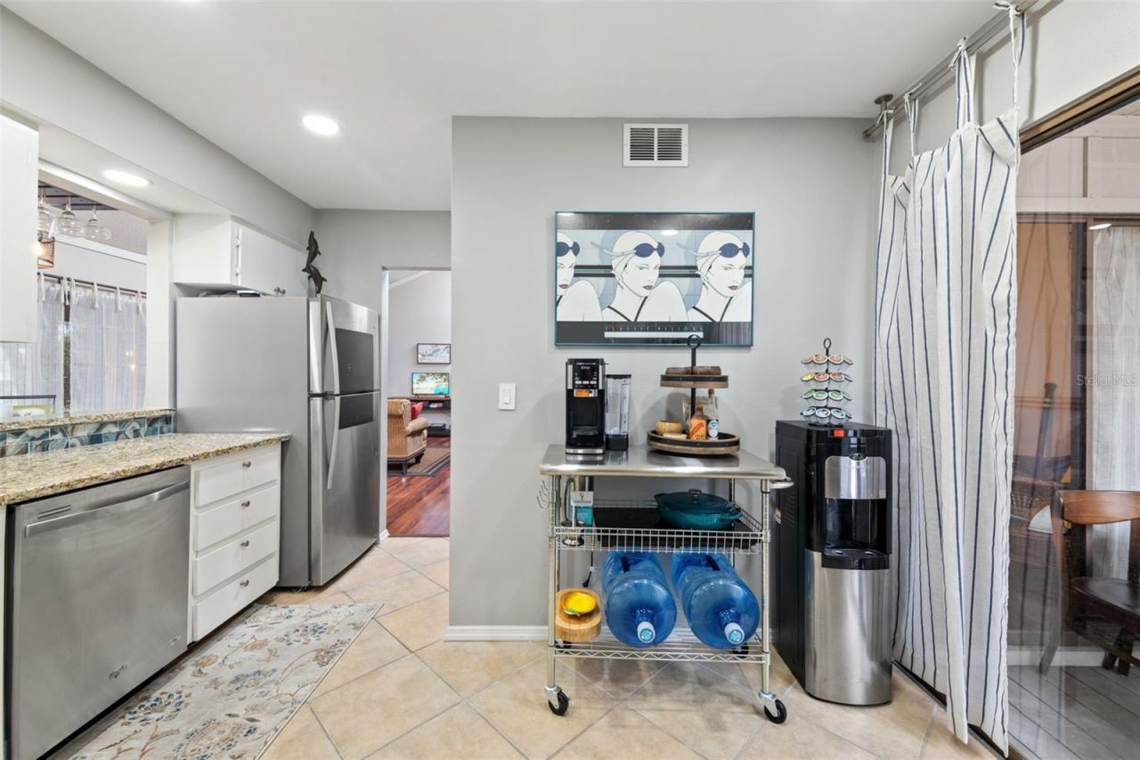 2224 Bahia Vista Street, Unit E6, Sarasota, FL 34239 Photo
