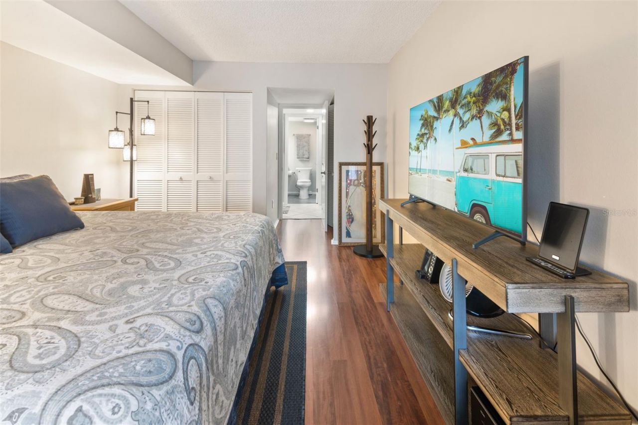 2224 Bahia Vista Street, Unit E6, Sarasota, FL 34239 Photo